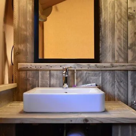 Tent With Kitchen And Shower, Near The Luxury tent 's-Gravenzande