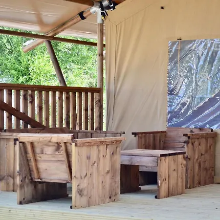Tent With Kitchen And Shower, Near The Luxury tent 's-Gravenzande